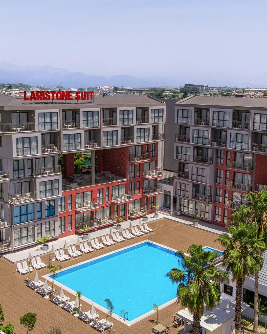 Aparthotel Laristone *